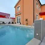 With Private Pool In Village Jadreski Pula