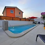 Willa With Private Pool In Village Jadreski