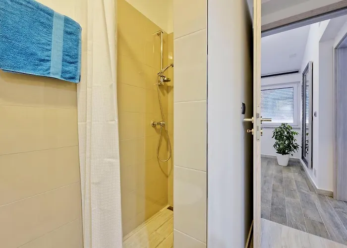 With Private Pool In Village Jadreski Pula