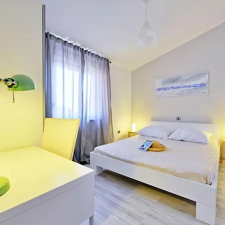 With Private Pool In Village Jadreski Villa Pula