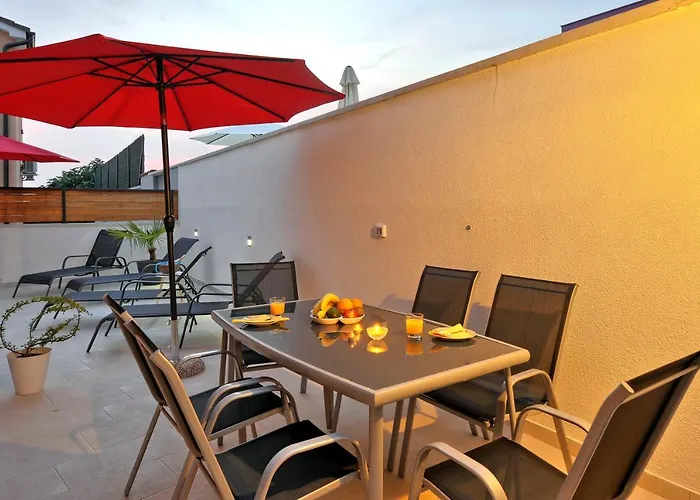 Vila With Private Pool In Village Jadreski