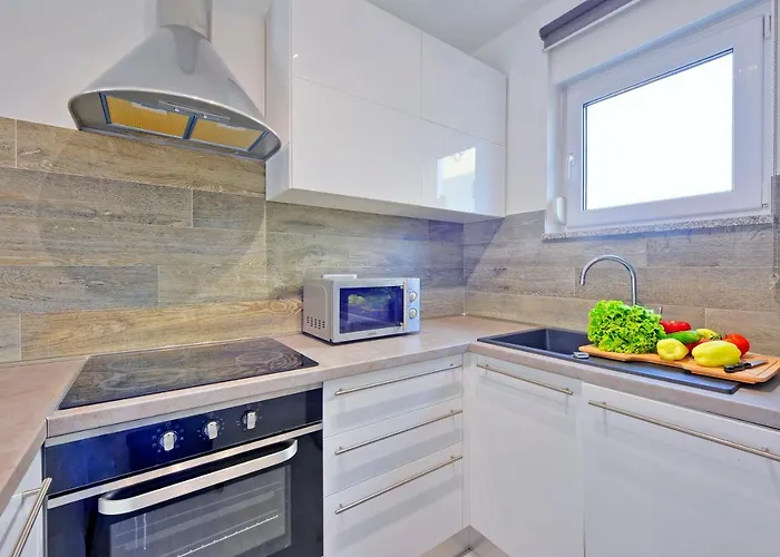 With Private Pool In Village Jadreski Vila *